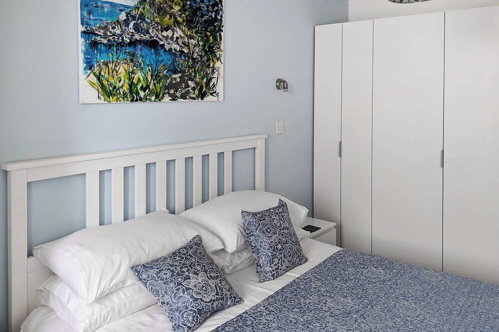 Seascape - St Catherine's Court in Polperro, Fowey