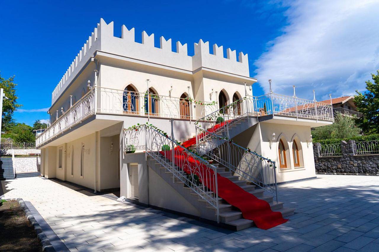 Deluxe Villa in Trecastagni, Etna