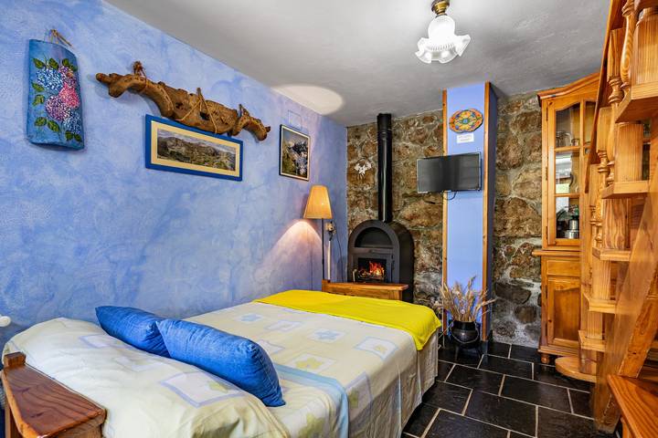 Casa rural con vistas a la montaña, jardín compartido y Wi-Fi in Valle de Lago, Somiedo