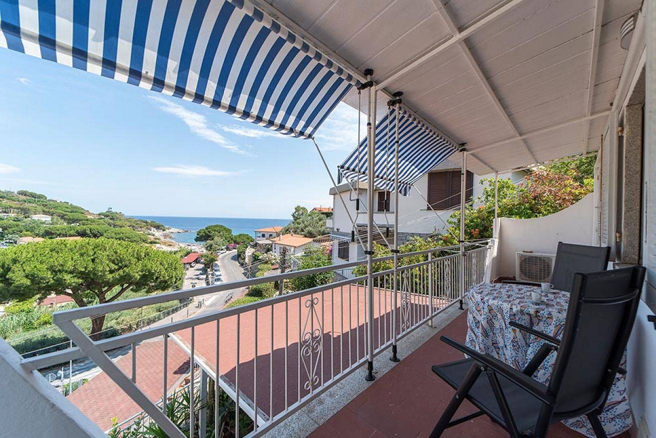 Ganze Wohnung, Ferienwohnung für 6 Personen mit Balkon/Terrasse in Campo nell'Elba, Elba