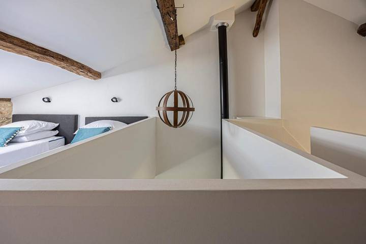 Location de vacances pour 9 personnes, avec piscine et terrasse à Biron - 2