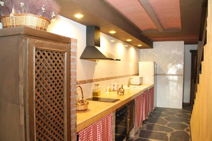 Casa rural para 4 personas, con Balcón y Jacuzzi además de Terraza y Vistas en Sierra Norte de Guadalajara - 2