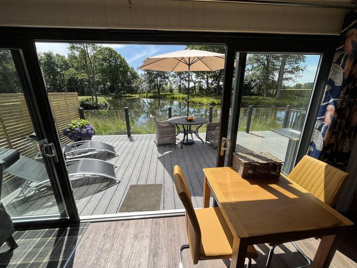 Albergue para 2 personas, con jardín y terraza además de piscina y vistas al lago, Se admiten mascotas - 1