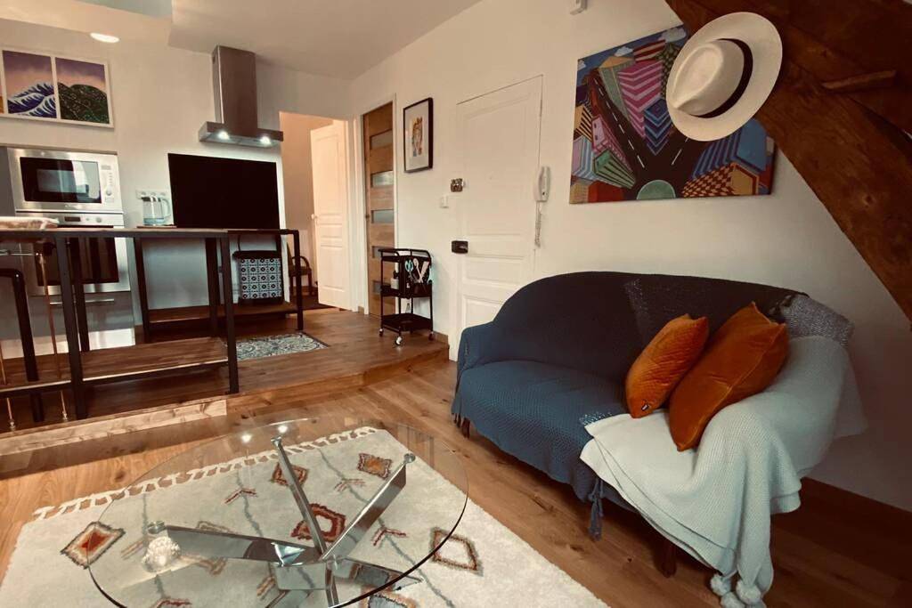 Appartement entier, One-Bedroom Apartment in Brive-la-Gaillarde, Région de Brive-la-Gaillarde
