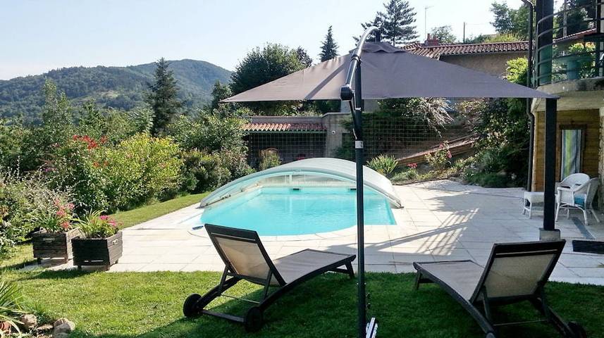 Chambre d’hôte pour 2 personnes, avec Jardin et Piscine à Saint-Beauzire