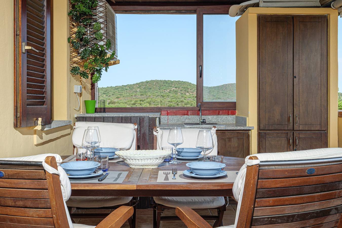 Appartamento intero, Appartamento 'Tramontina' con vista mare, Wi-Fi e aria condizionata in Quinta Spiaggia, Golfo Aranci
