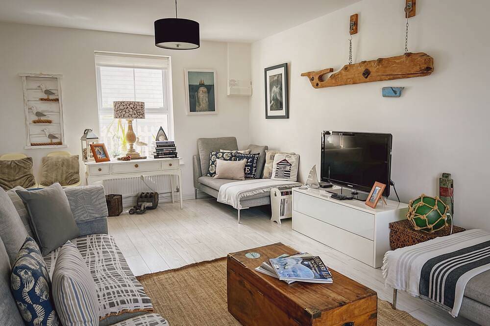 Mariners Moon -  a cottage that sleeps 8 guests  in 4 bedrooms in Camber, East Sussex