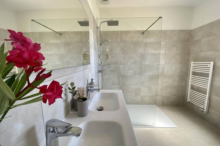 Location de vacances pour 10 personnes, avec terrasse et jardin à Palasca - 3