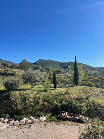 Gîte pour 2 personnes, avec terrasse ainsi que vue et jardin à Saint-Zacharie