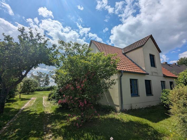 Ferienwohnung für 4 Personen, mit Terrasse und Garten sowie Ausblick in Born a. Darß - 2