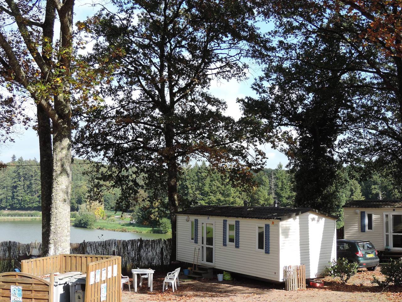 Bungalow charmant à Rochechouart avec vue sur lac in Rochechouart, Parc naturel régional Périgord-Limousin
