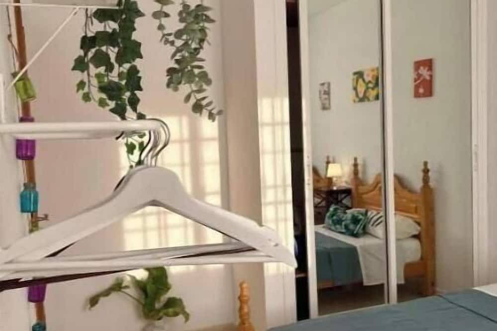 House Famara, in Malaga for family and friends pool in Churriana, Málaga