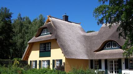 Ferienhaus mit Meerblick für 6 Personen, mit Sauna und Balkon sowie Pool in Dierhagen