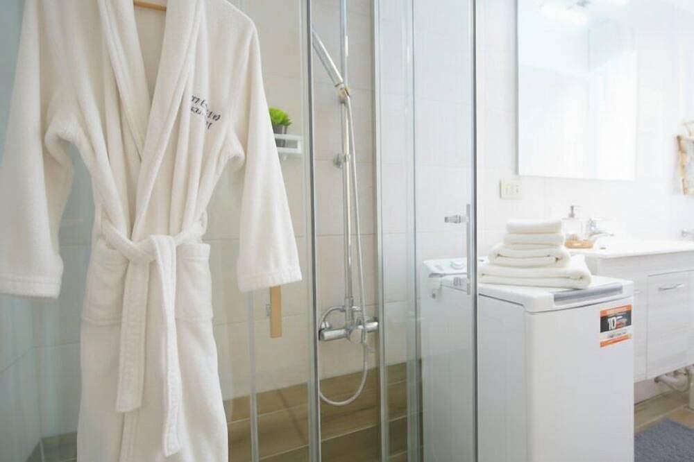 Entire apartment, Apartment directly at the beach | Ap07 in Taggia (City), Taggia