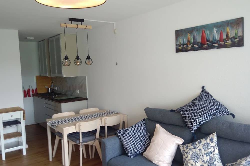 Entire apartment, Top apartment Wolfspfote in the vacation resort with swimming pool in the Hochschwarzwald paradise in Suedlicher Schwarzwald, Schluchsee