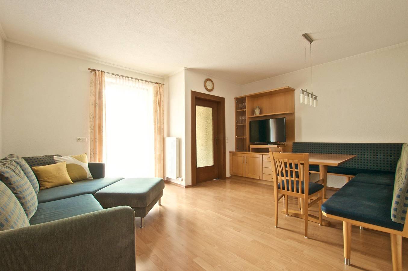 Ganze Ferienwohnung, Apartment mit 2 Schlafzimmer | Bad | Küche | 2 Balkone in Villgratner Berge, Außervillgraten