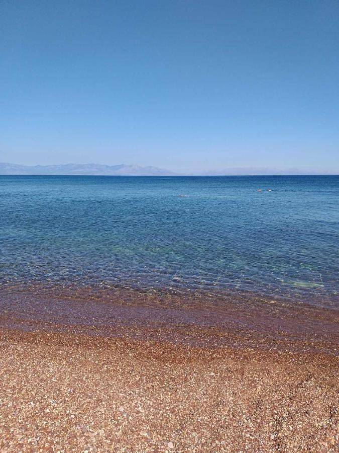 Gîte pour 6 personnes, avec jardin ainsi que vue et terrasse à Koróni - 4