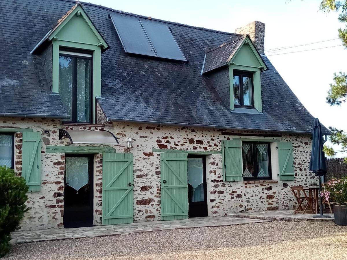 Deluxe Family Suite in Saint-Ouën-des-Toits, Mayenne