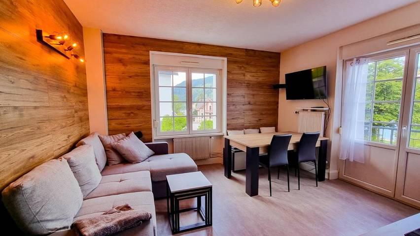 Gîte pour 4 personnes, avec jardin ainsi que vue sur le lac et vue dans Centre De Congres Espace L A C Gerardmer