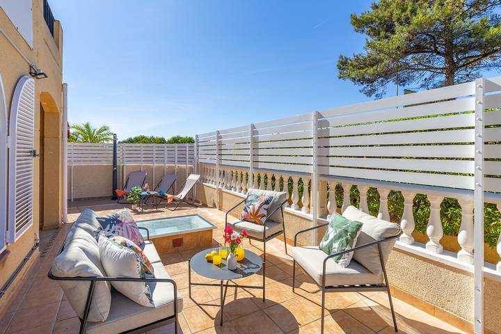 Bungalow para 6 personas, con jardín además de piscina y vistas al lago, Familias con niños en La Mata