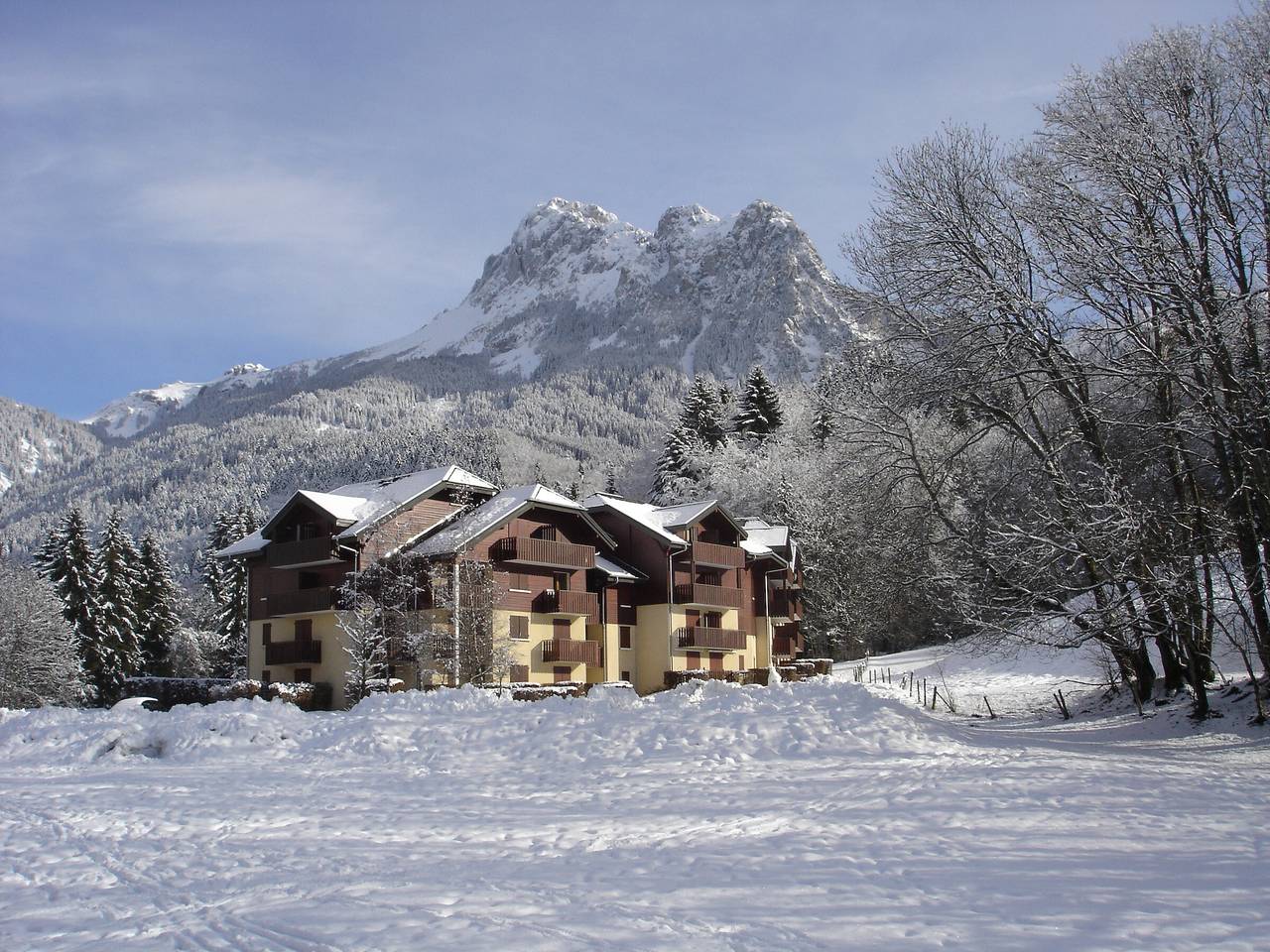 Apartamento entero, Apartamento acogedor cerca de pistas, balcón, parking in Bernex, Thonon-les-Bains region