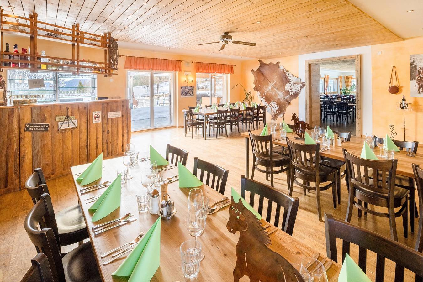 San Jon - Reitstall und Saloon - 6-Bett-Zimmer Wc/Dusche auf Etage in Scuol, Unterengadin