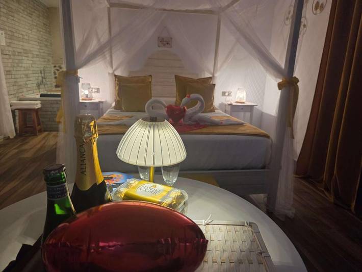 Hôtel pour 2 personnes, avec balcon et jacuzzi - 1