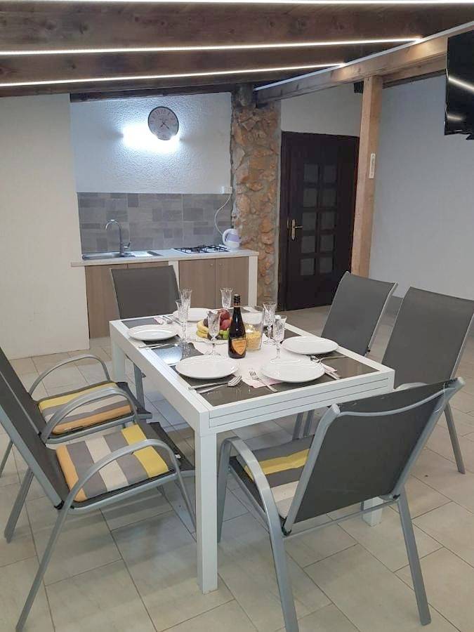 Villa pour 15 personnes, avec jardin ainsi que piscine et vue, animaux acceptés à Lovran - 3