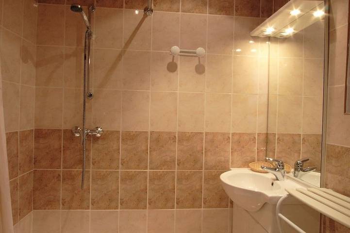 Chalet pour 5 personnes, avec Jacuzzi ainsi que Piscine et Sauna à Saint-Jean-de-Sixt - 3