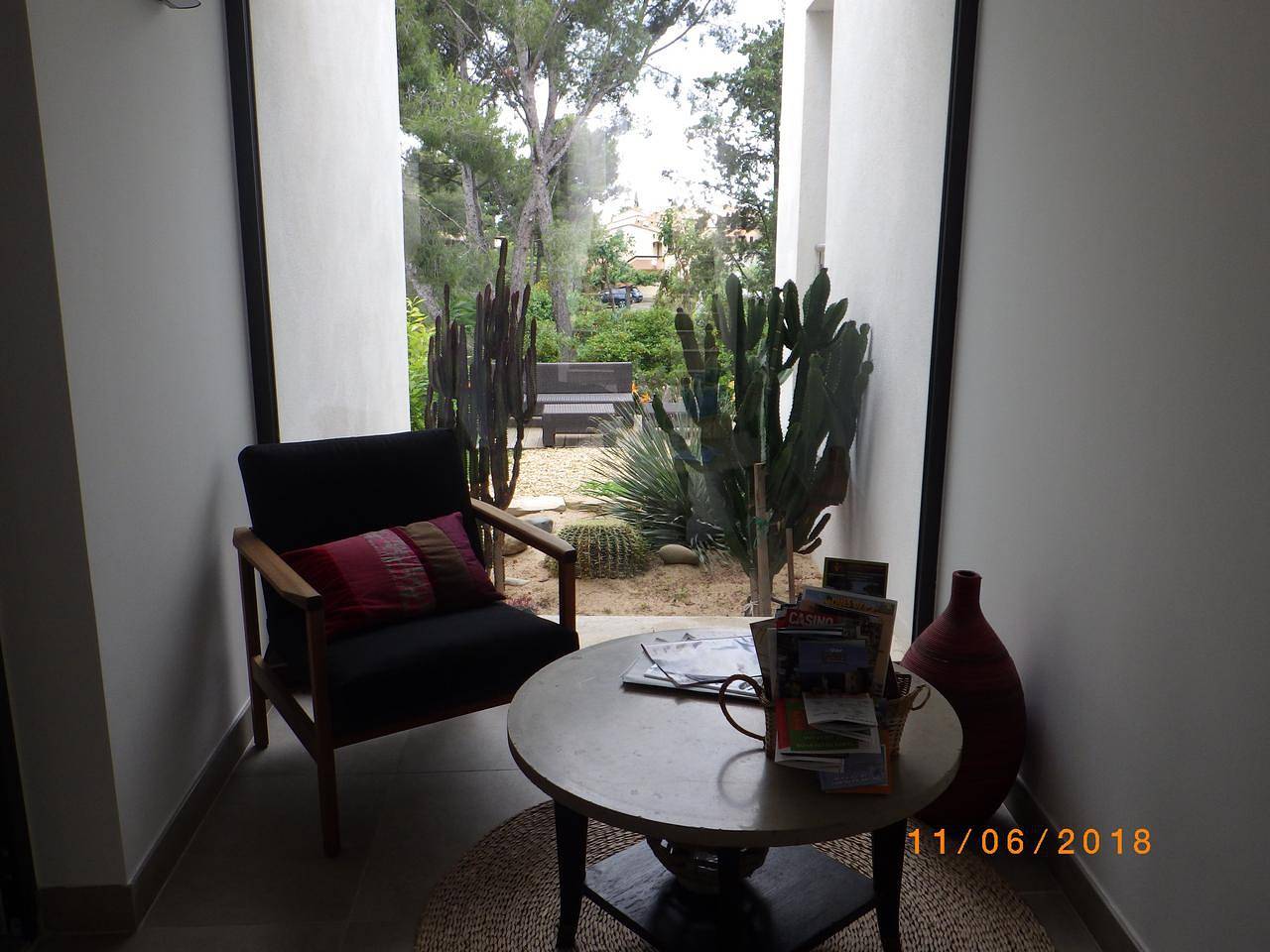 Appartement entier, 'Appartement 4 étoiles, à 5 minutes à pied des plages' avec terrasse privée, Wi-Fi et climatisation in Bandol, Région de Toulon
