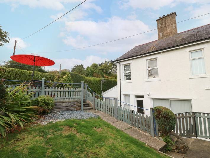 Cottage for 4 people, with garden in Llanbedrog