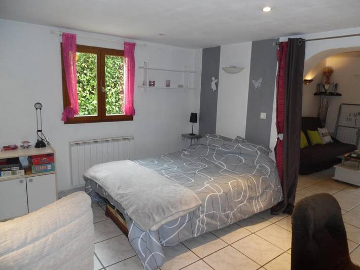 Gîte pour 4 personnes, avec terrasse ainsi que piscine et vue à Peypin - 2