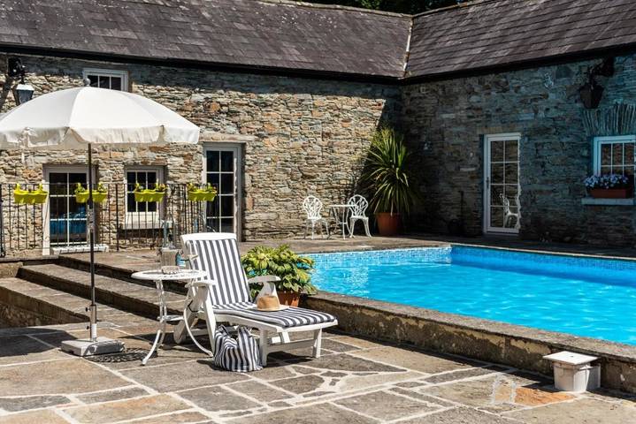 Ferienwohnung für 2 Personen, mit Terrasse und Whirlpool sowie Garten und Pool in Munster
