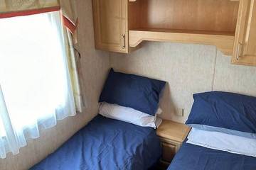 Static Caravan for 6 People in Hampshire, South East England, Photo 1