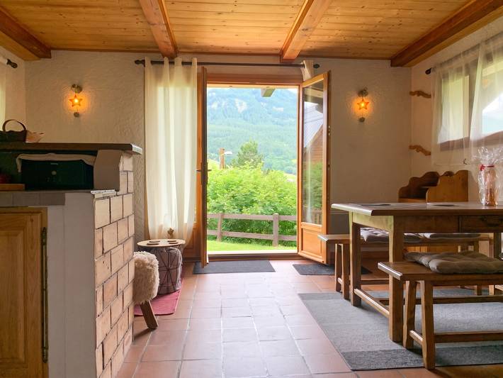 Charmantes Chalet in Allos, Blick in Allos, Castellane und Umgebung