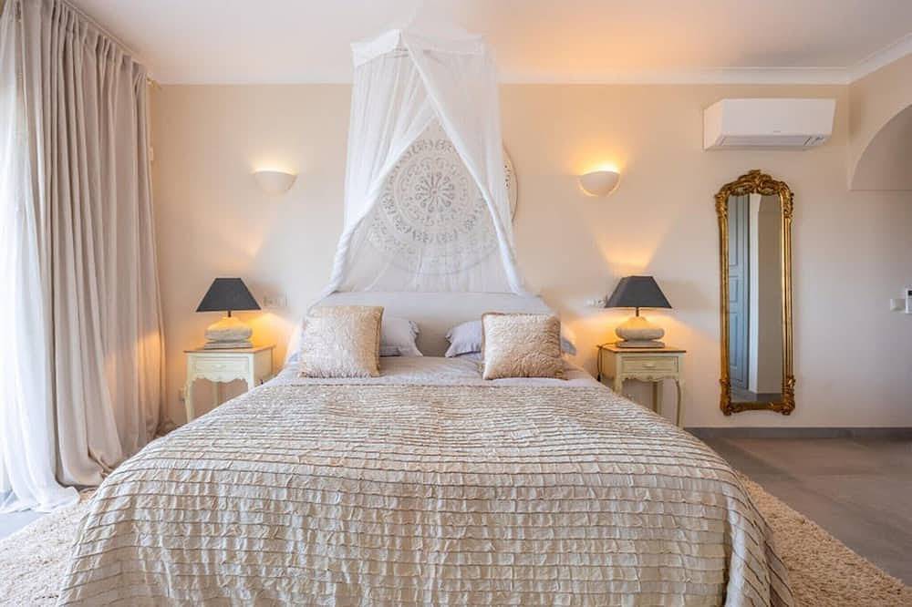 Privates Schlafzimmer in einer luxuriösen Villa, Budens in Budens, Faro Distrikt