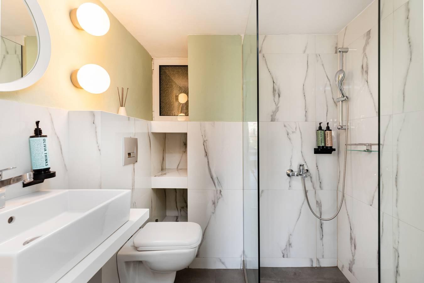 Geheel appartement, Vakantieappartement voor 5 personen met balkon in Thessaloniki en omgeving