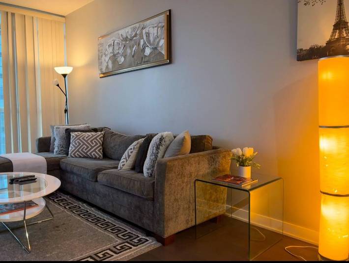 Apartamento vacacional entero, Amplio y acogedor condominio de 2 dormitorios en Square Ones Misissauga in Mississauga (Ontario), Lago Ontario (Kanada)