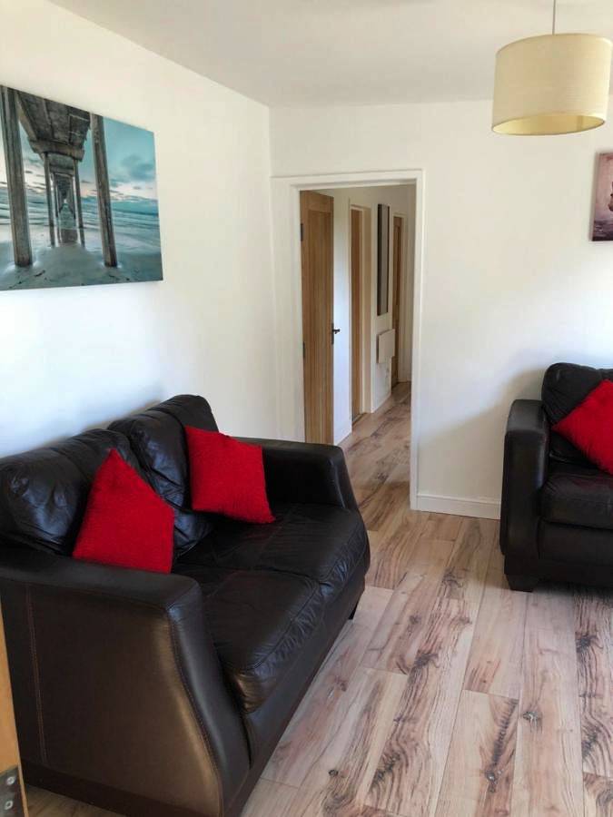 Apartment for 2 people, with Terrace and Garden as well as View in Bedford