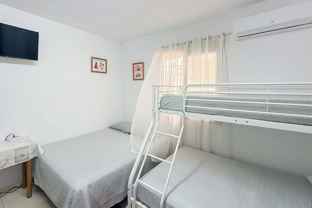 Apartamento entero, Casa en Paterna, la zona mas tranquila y segura de Valencia con Parking Incluido in Paterna, Costa de Valencia