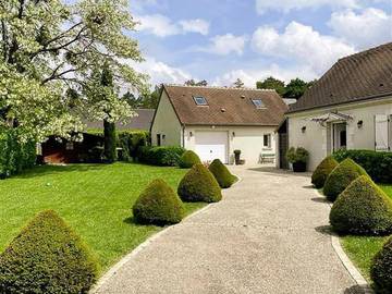 Gîte pour 4 personnes, avec terrasse et jardin à Chailles