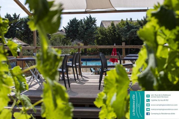 Location de vacances pour 4 personnes, avec piscine ainsi que vue et jardin à Saint-Remèze - 2