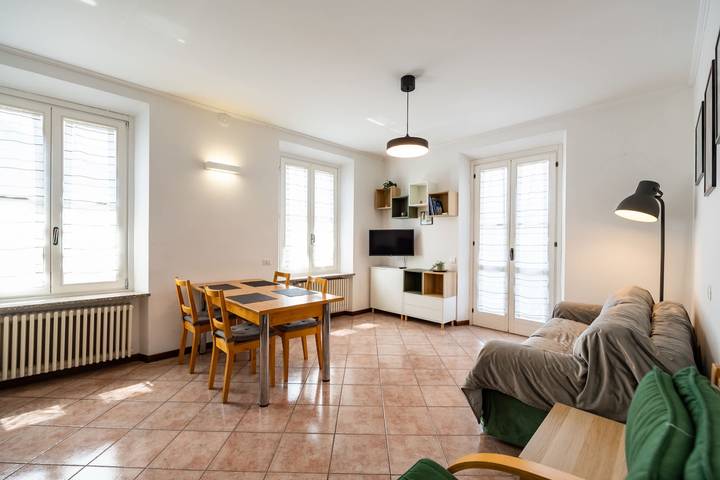 Apartamento entero, Attico con terrazzo - 300 m dalla stazione in Varese, Provincia de Varese