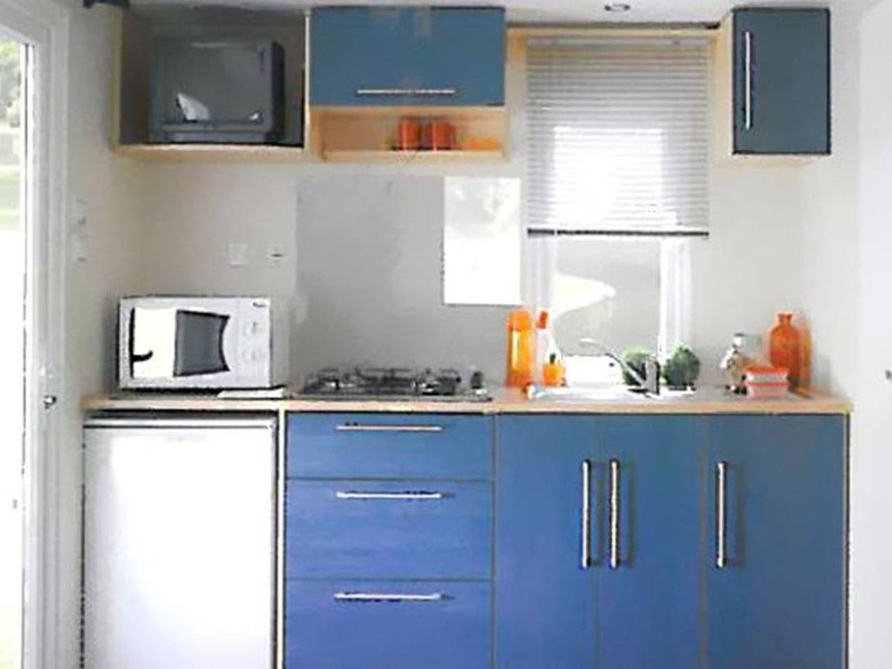 Gemütliches Mobilheim für 2 mit Terrasse in Isle-et-Bardais, Montluçon und Umgebung