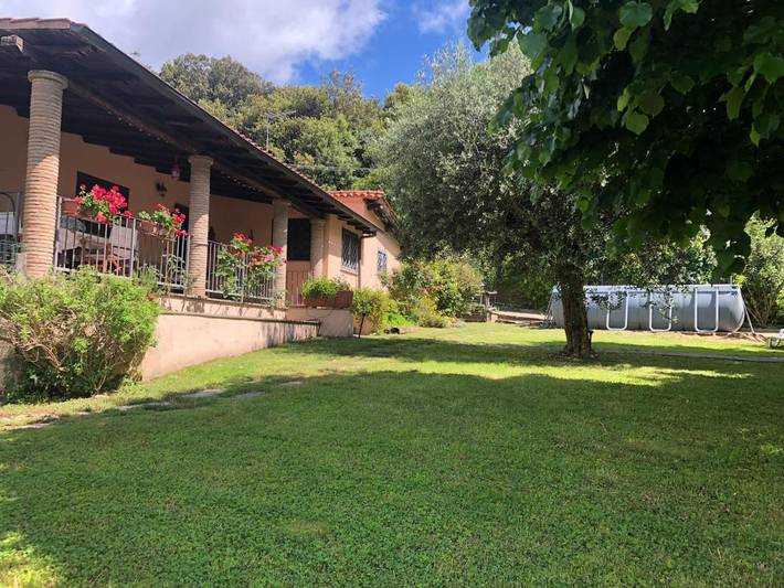 Casa vacanza per 6 persone, con Balcone e Terrazza nonché Giardino e Piscina a Campagnano di Roma