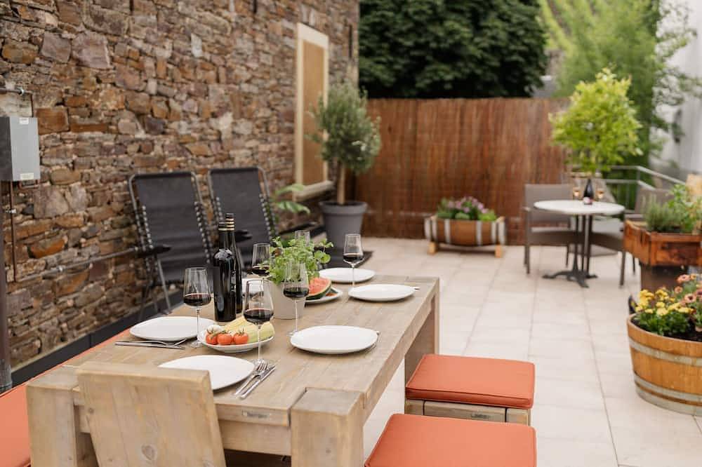 Ganze Wohnung, Gemütliches Winzerhaus mit großer Terrasse und Blick auf die Dächer von Ediger in Ediger-Eller, Cochem-Zell