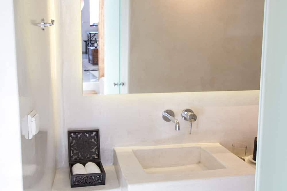 Hector Luxury Cave Oia Village Santorini in Ormos Ammoudiou, Oia