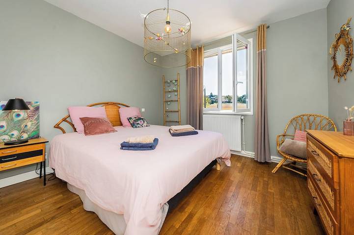 Location de vacances pour 6 personnes, avec terrasse et jardin à La Bachellerie - 4