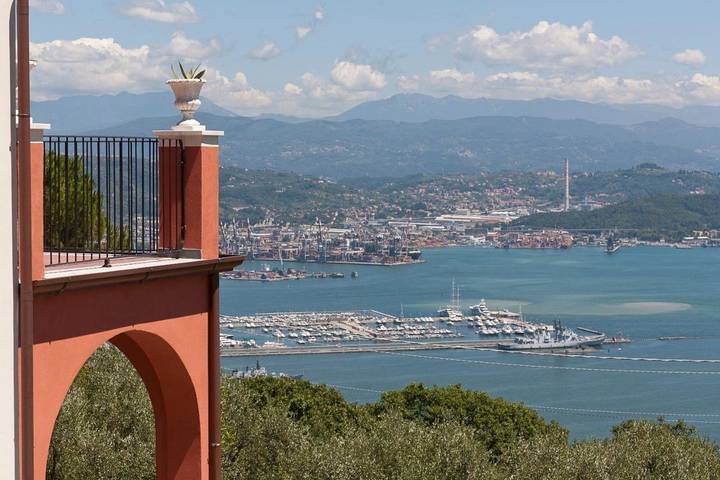 Ferienwohnung für 4 Personen, mit Pool und Garten sowie Ausblick, mit Haustier in La Spezia - 2