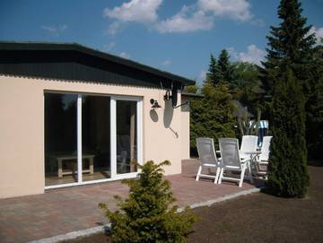 Ferienwohnung für 3 Personen, mit Terrasse und Garten in Fährdorf
